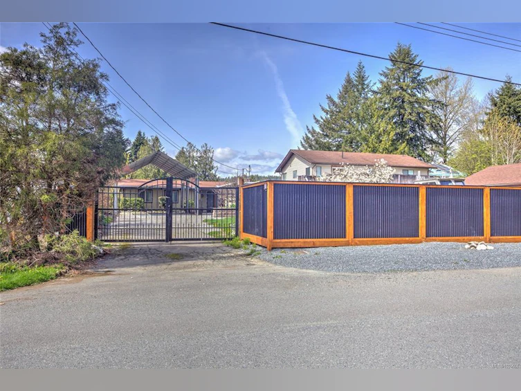 56 Prospect Avenue, Lake Cowichan, BC, V0R 2G0 - 4