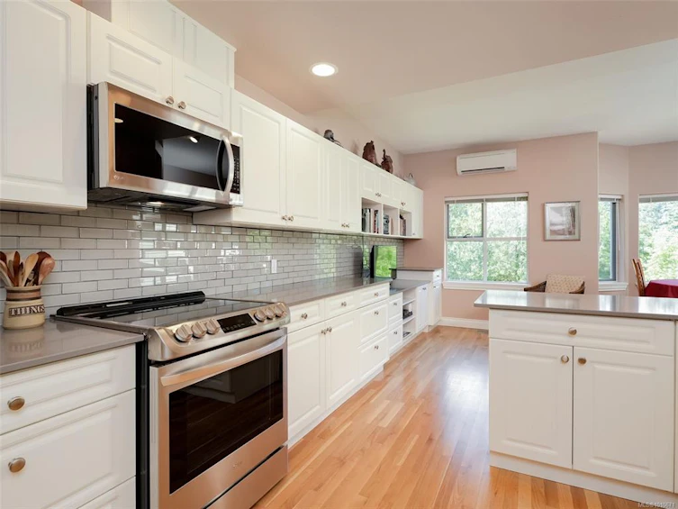 75-530 Marsett Place, Saanich, BC, V8Z 7J2 - 3