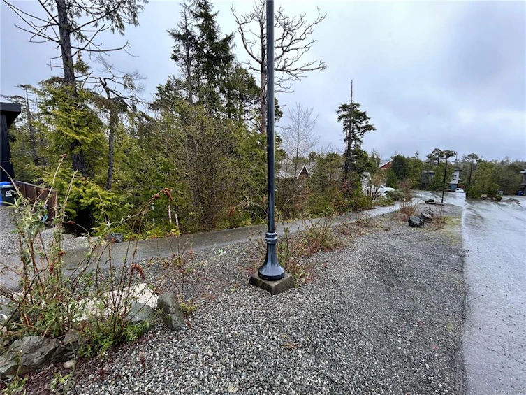 843 Lorne White Place, Ucluelet, BC, V0R 3A0 - 6