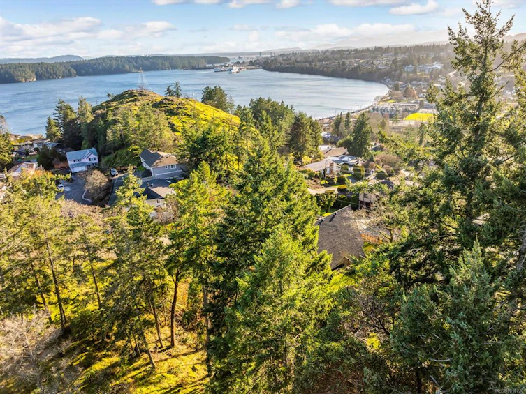 3128 Queens Court, Nanaimo, BC, V9T 4A2