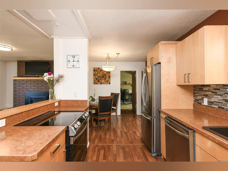 1964 Robb Avenue, Comox, BC, V9M 2E4 - 10