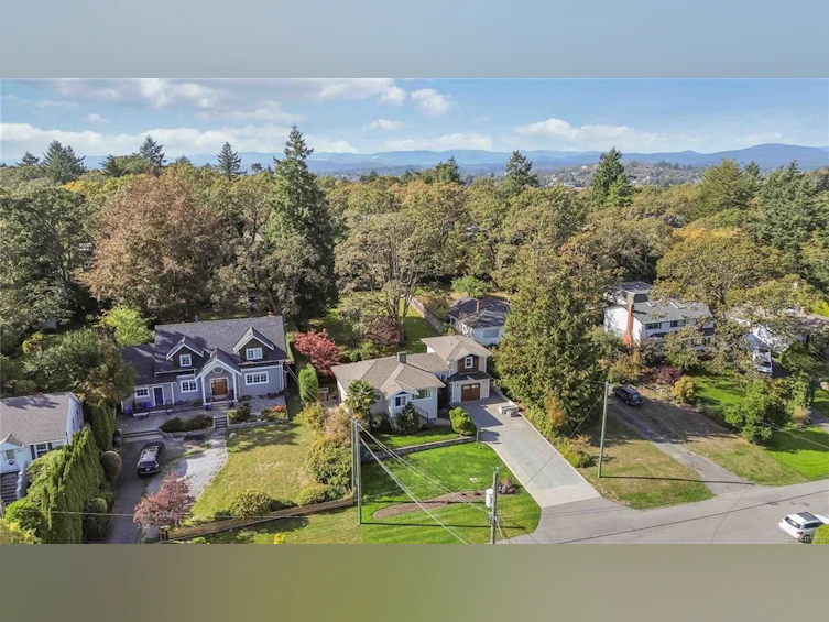 3854 Ascot Drive, Saanich, BC, V8P 3S1 - 52