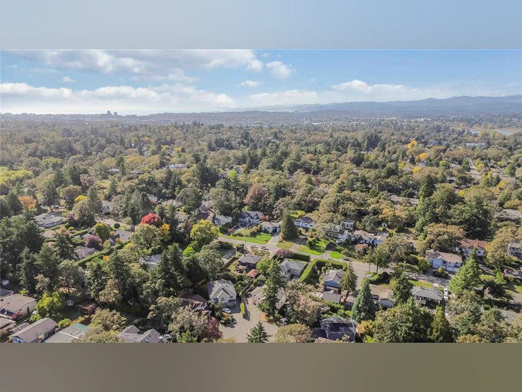 3854 Ascot Drive, Saanich, BC, V8P 3S1 - 60