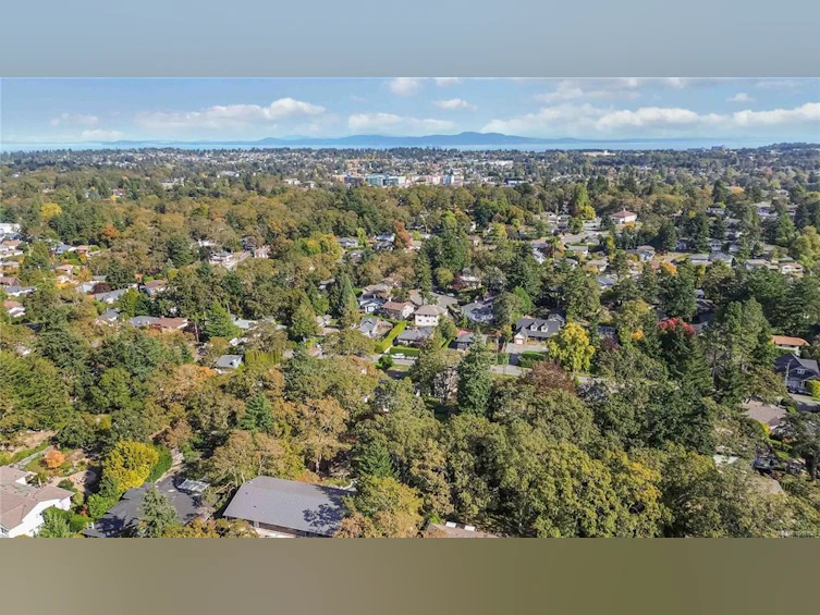 3854 Ascot Drive, Saanich, BC, V8P 3S1 - 58
