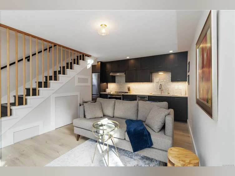 3854 Ascot Drive, Saanich, BC, V8P 3S1 - 34