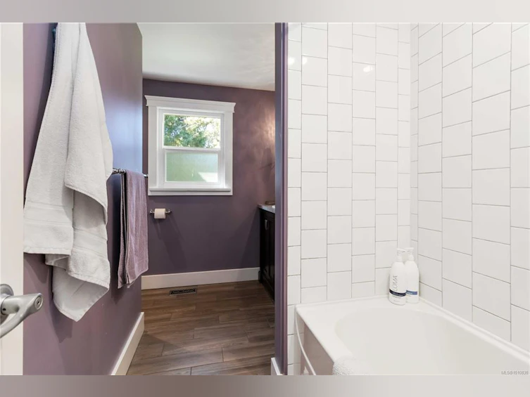 3854 Ascot Drive, Saanich, BC, V8P 3S1 - 20