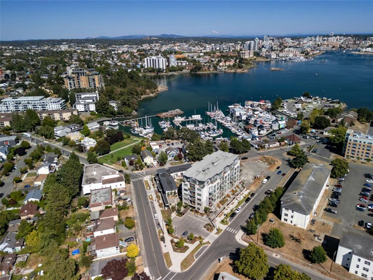 105-916 Lyall Street, Esquimalt, BC, V9A 5E6 - 30