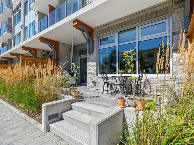 105 - 916 Lyall Street, Esquimalt BC