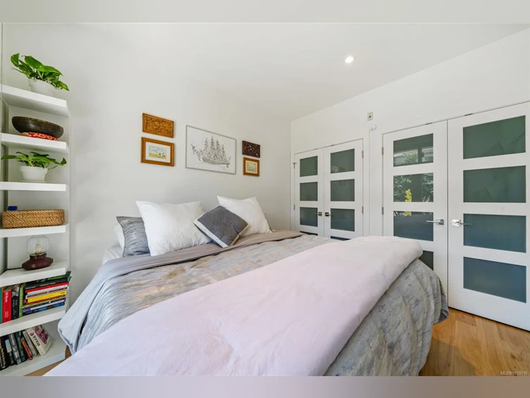 105-916 Lyall Street, Esquimalt, BC, V9A 5E6 - 18