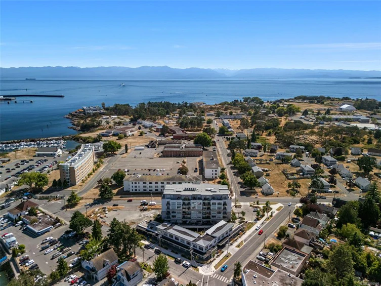 105-916 Lyall Street, Esquimalt, BC, V9A 5E6 - 34