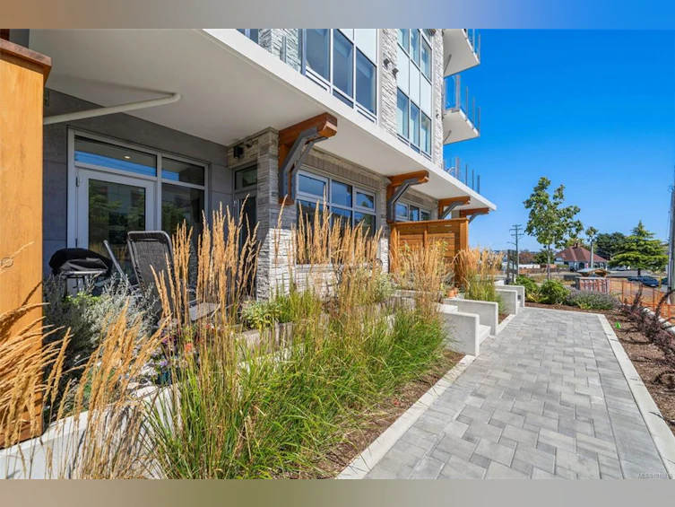 105-916 Lyall Street, Esquimalt, BC, V9A 5E6 - 24