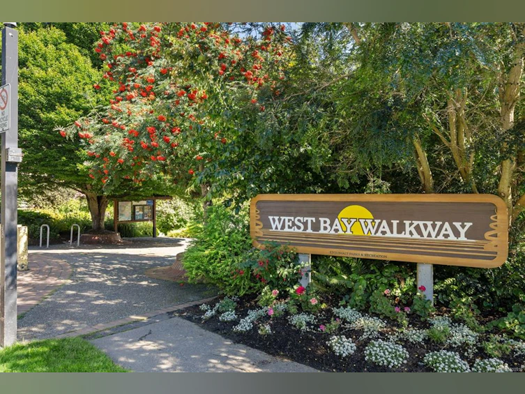 105-916 Lyall Street, Esquimalt, BC, V9A 5E6 - 29