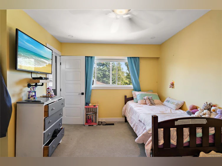 2015 Linda Place, Sidney, BC, V8L 2N4 - 19