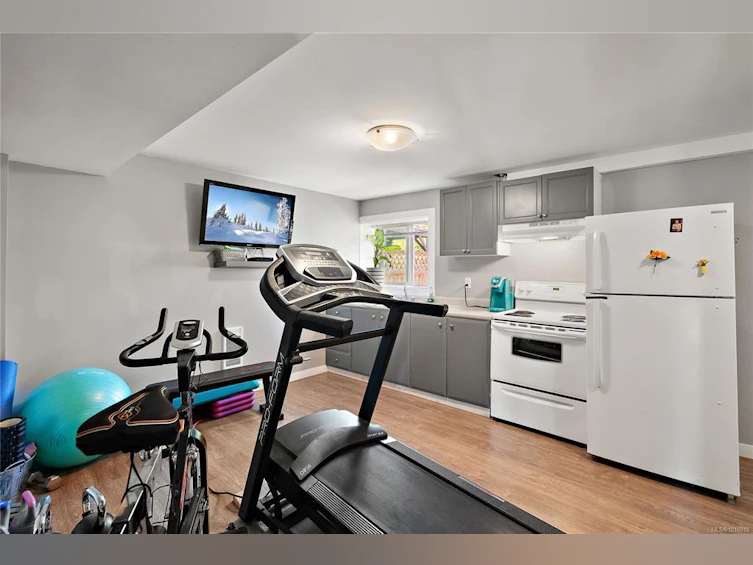 2015 Linda Place, Sidney, BC, V8L 2N4 - 27