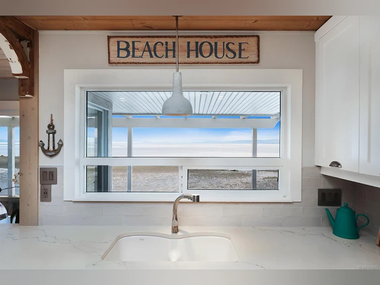 2935 W Island Highway, Qualicum Beach, BC, V9K 2H2 - 12