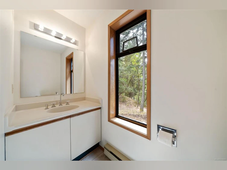 1618 Davies Road, Highlands, BC, V9B 6E8 - 17