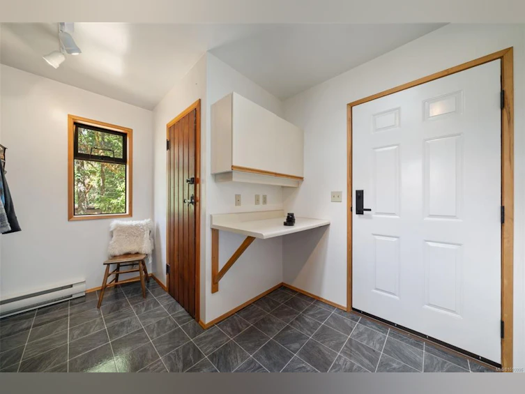 1618 Davies Road, Highlands, BC, V9B 6E8 - 19