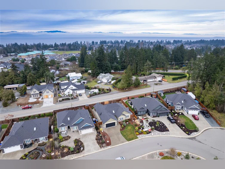 1004 Brookfield Crescent, French Creek, BC, V9P 0E3 - 12