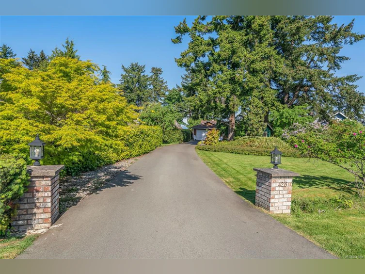 428 N Dogwood Street, Parksville, BC, V9P 1C6 - 12