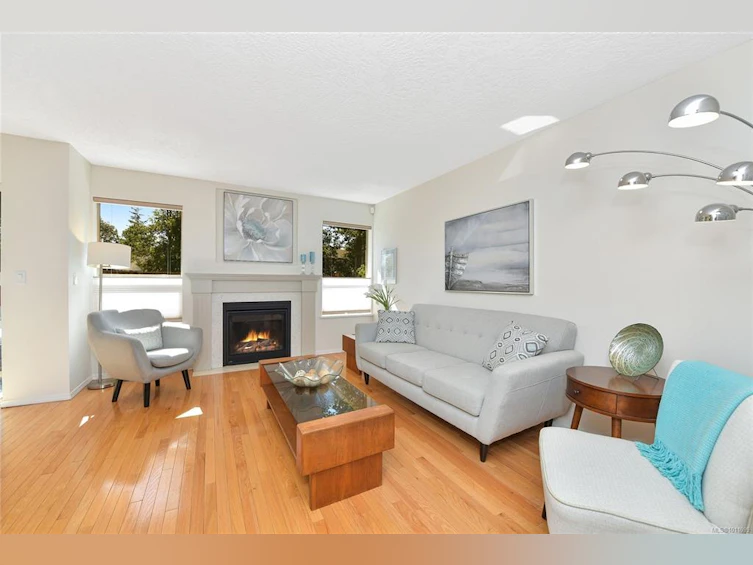 902-4515 Pipeline Road, Saanich, BC, V8Z 5M3 - 3