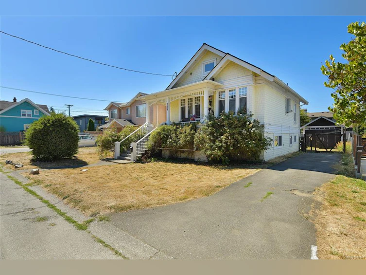 3230 Eldon Place, Saanich, BC, V8Z 3R4