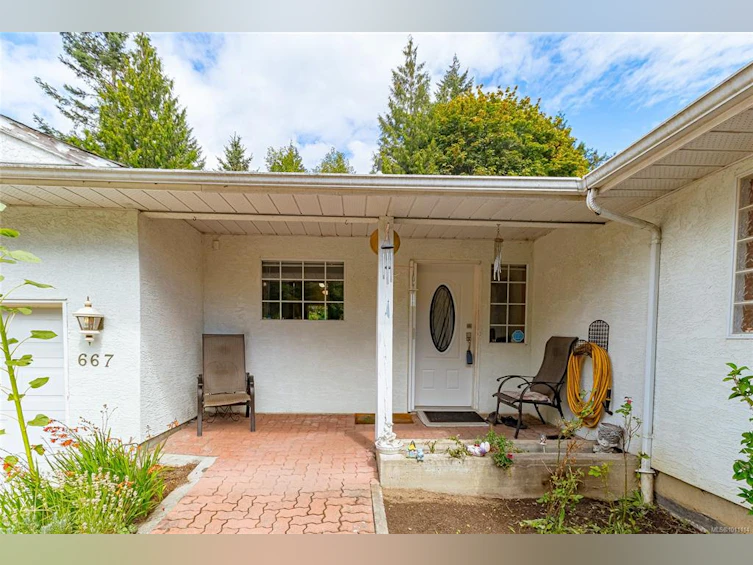 667 Goldie Avenue, Langford, BC, V9B 6H3 - 3