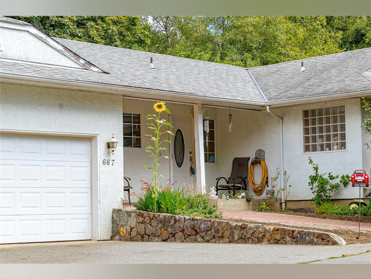 667 Goldie Avenue, Langford, BC, V9B 6H3 - 2