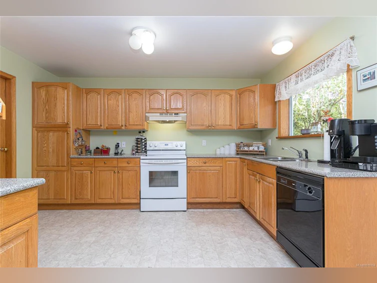 667 Goldie Avenue, Langford, BC, V9B 6H3 - 12