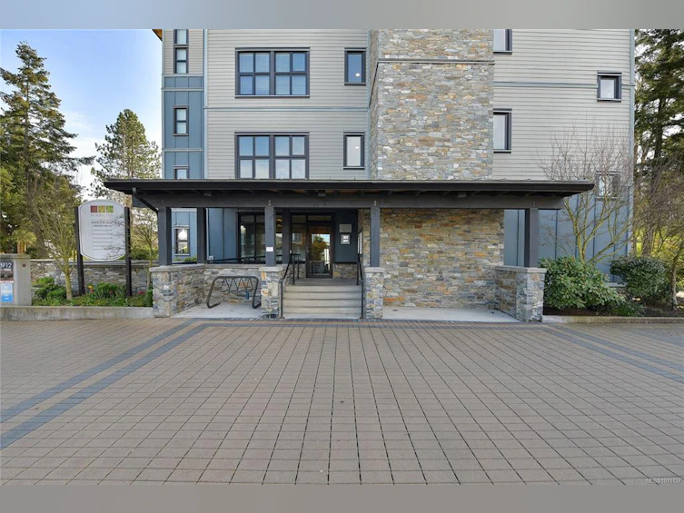 104-3912 Carey Road, Saanich, BC, V8Z 4E2 - 17