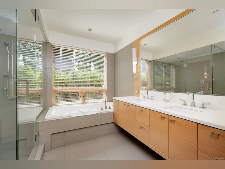 101-851 Verdier Avenue, Central Saanich, BC, V8M 1C5 - 16