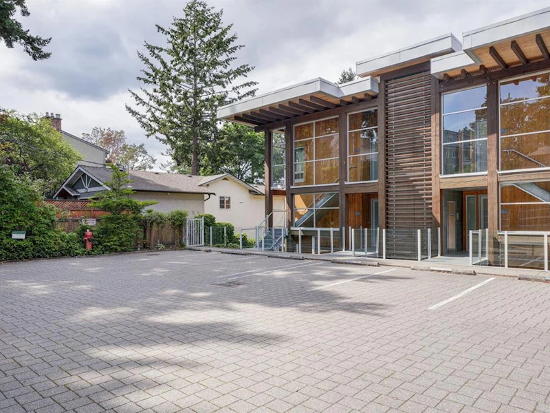 101 - 851 Verdier Avenue, Central Saanich BC V8M 1C5