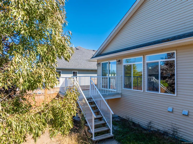 2674 Rydal Avenue, Cumberland, BC, V0R 1S0 - 39