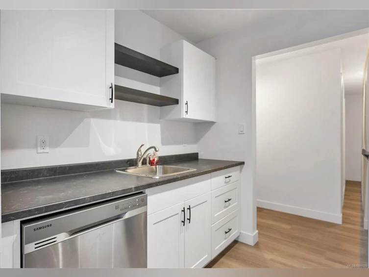 201-585 S Dogwood Street, Campbell River, BC, V9W 6T6 - 4