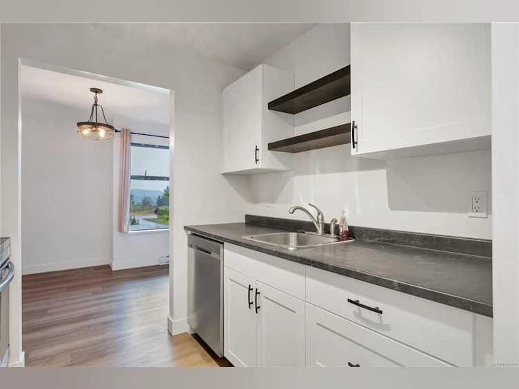 201-585 S Dogwood Street, Campbell River, BC, V9W 6T6 - 5