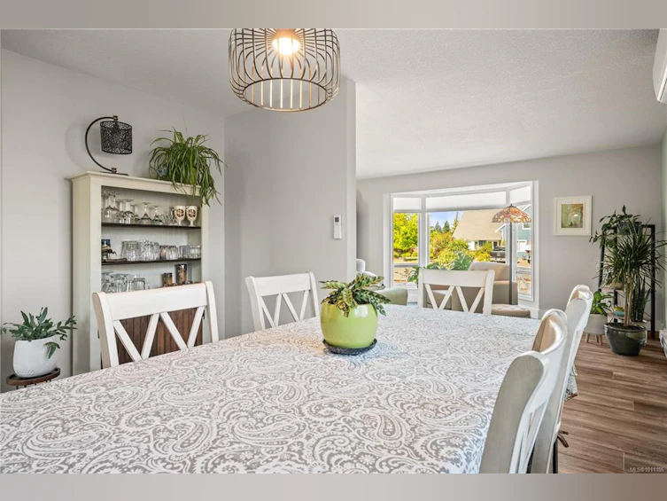 756 Forsyth Avenue, Parksville, BC, V9P 1E5 - 5