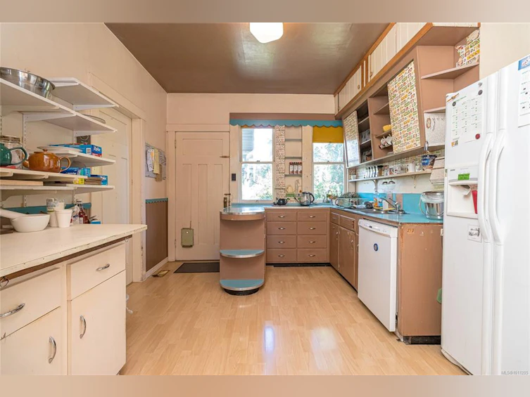 3329 Kingsley Street, Saanich, BC, V8P 4J8 - 11