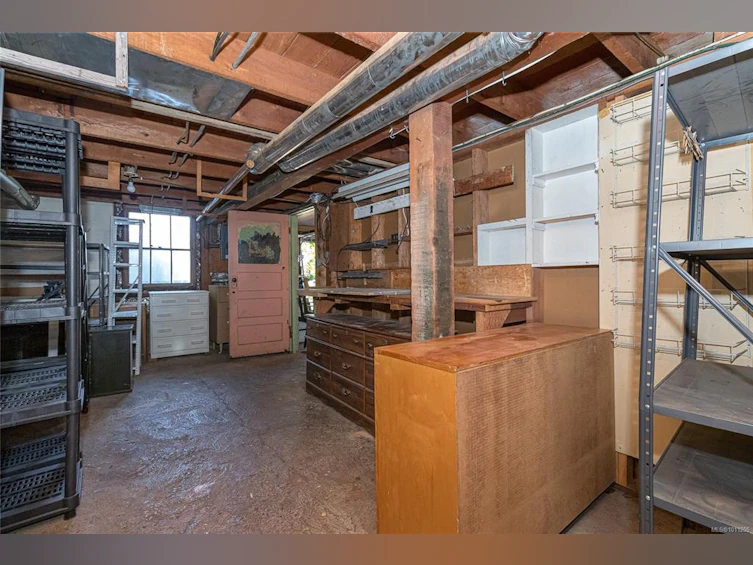 3329 Kingsley Street, Saanich, BC, V8P 4J8 - 36