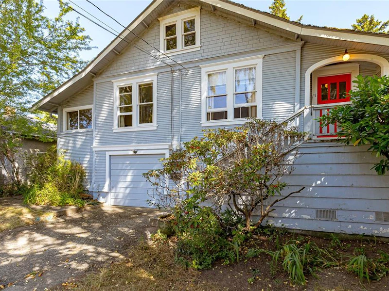 3329 Kingsley Street, Saanich BC V8P 4J8