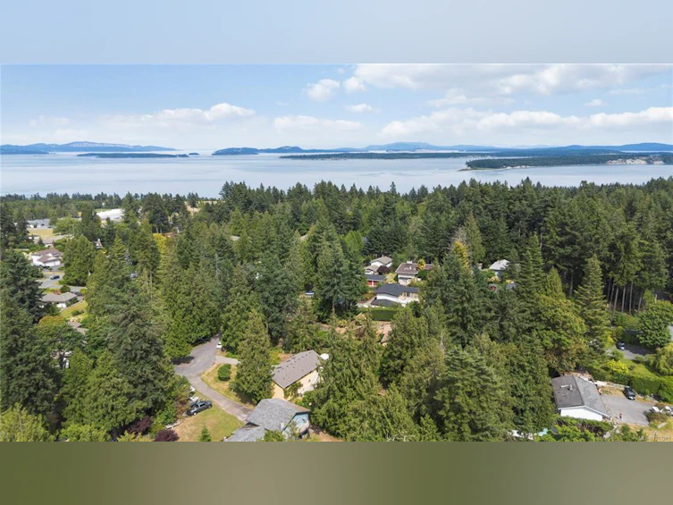 1881 Llewellyn Place, North Saanich, BC, V8L 1G4 - 3