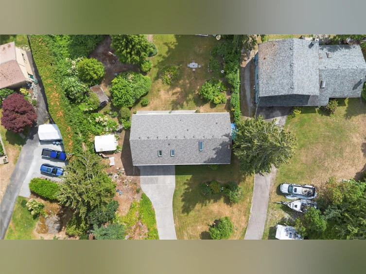 1881 Llewellyn Place, North Saanich, BC, V8L 1G4 - 36