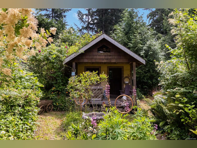 1881 Llewellyn Place, North Saanich, BC, V8L 1G4 - 30