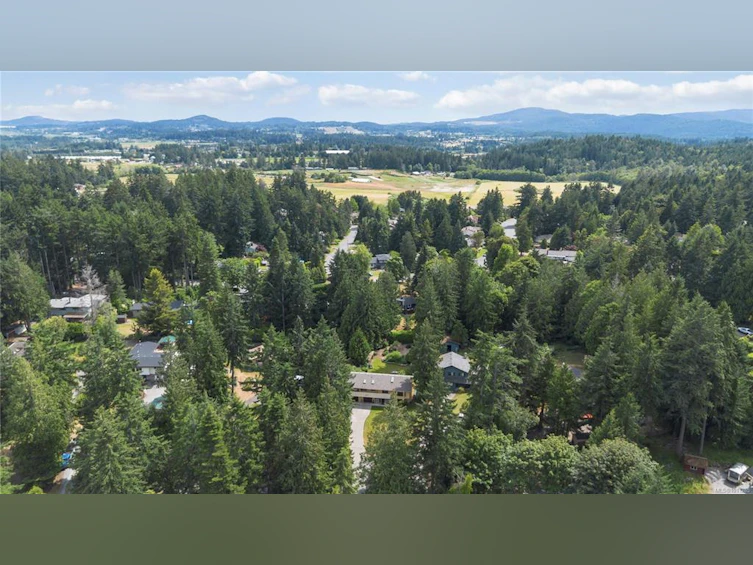 1881 Llewellyn Place, North Saanich, BC, V8L 1G4 - 37