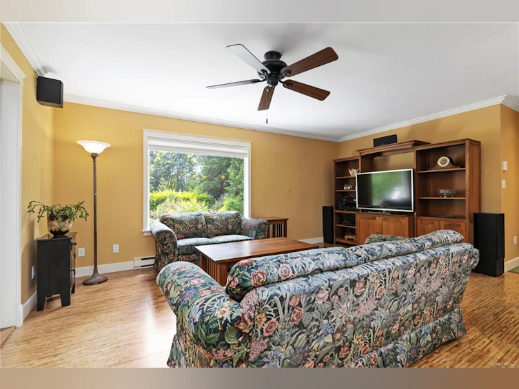 1881 Llewellyn Place, North Saanich, BC, V8L 1G4 - 9