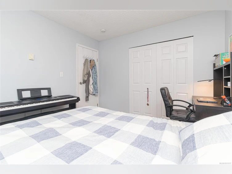 2882 Belmont Avenue, Victoria, BC, V8R 6T3 - 17