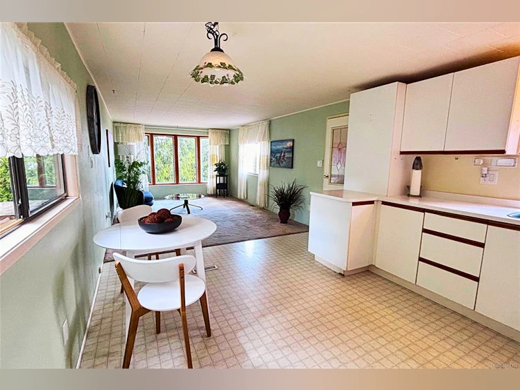 990 Riley Road, French Creek, BC, V9P 2B4 - 6