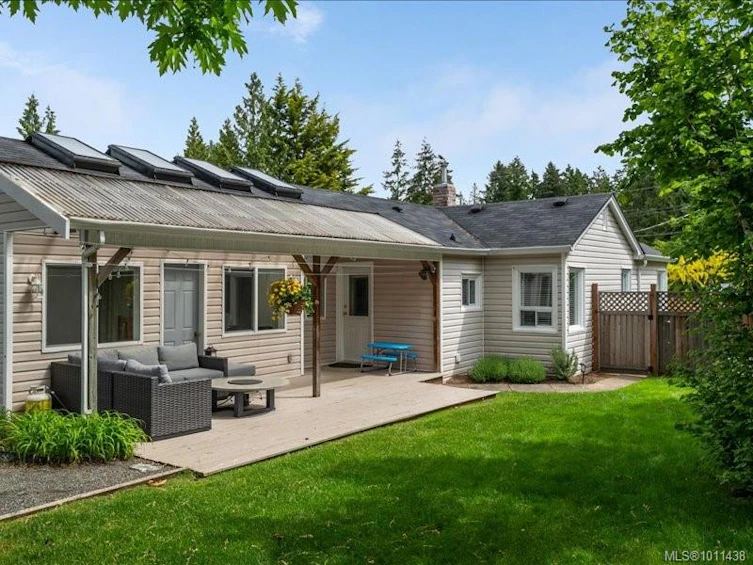 521 Arbutus Street, Qualicum Beach, BC, V9K 1K8 - 54