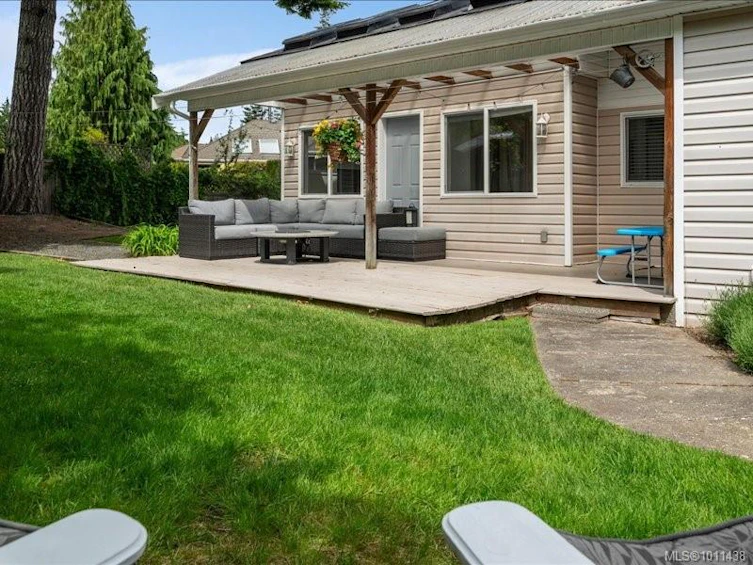521 Arbutus Street, Qualicum Beach, BC, V9K 1K8 - 52