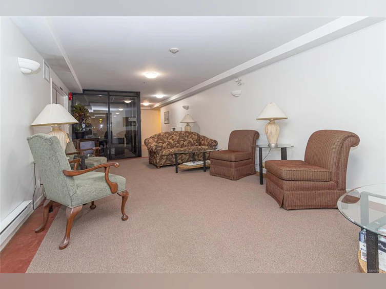 205-520 Foster Street, Esquimalt, BC, V9A 3R4 - 3