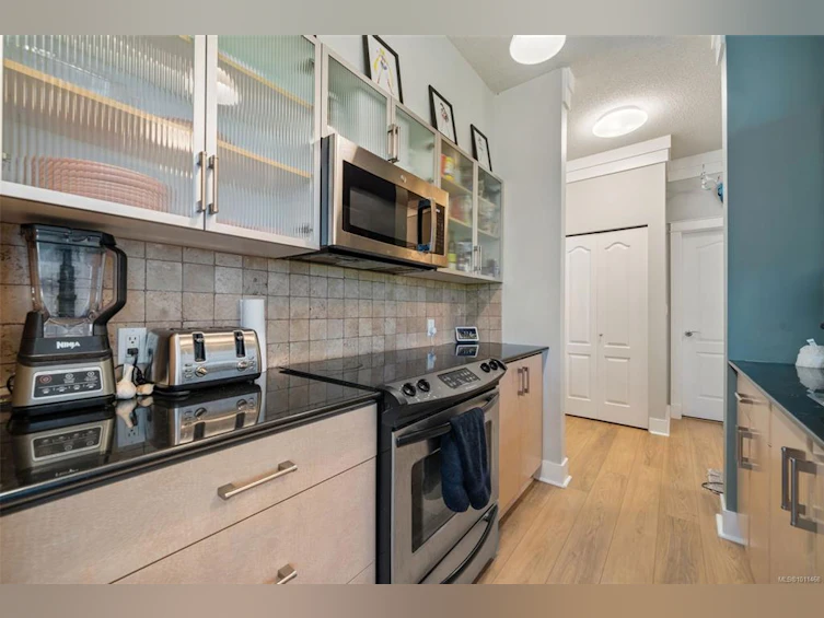 210-845 Yates Street, Victoria, BC, V3W 4A3 - 8