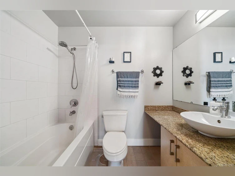 210-845 Yates Street, Victoria, BC, V3W 4A3 - 24